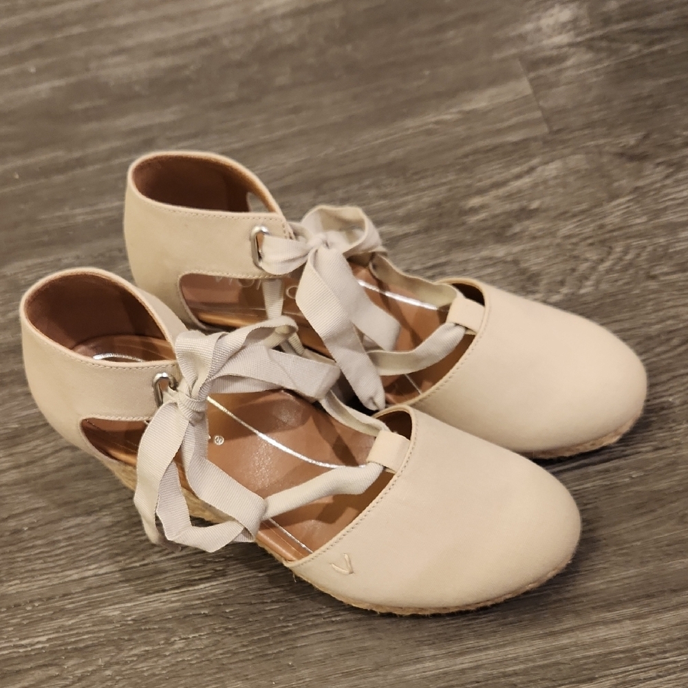 Vionic Kaitlyn Wedges Size 8